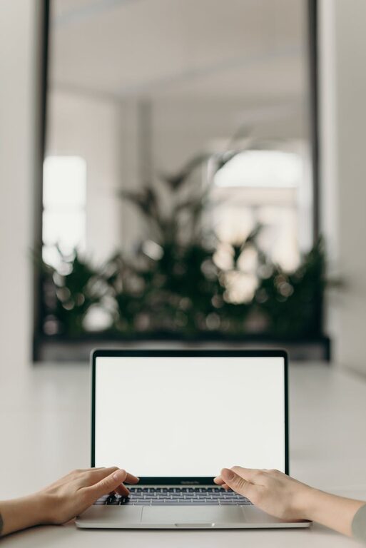 Simple Ways to Personalize Your Workspace for Comfort and Creativity